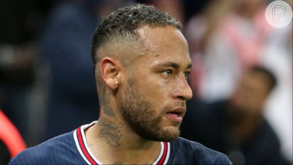 Neymar segue o texto admitindo que errou: 'Arrisco dizer que erro todos os dias, dentro e fora dos campos'