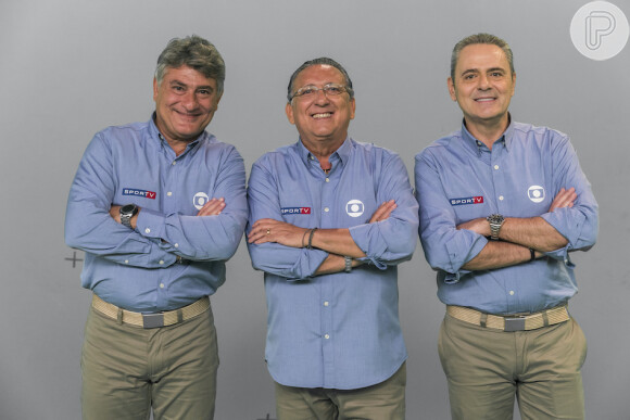 Galvão ao lado dos narradores Luís Roberto e Cléber Machado