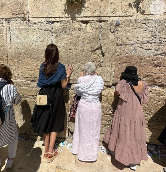 Luciana Gimenez visitou o Muro das Lamentações, em Jerusalém