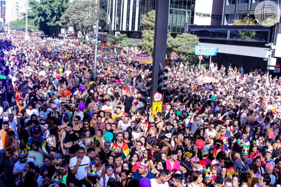 Ratinho diz que Parada LGBTQIAPN+ de São Paulo deveria acontecer no Sambódromo, assim como festa de fim de ano