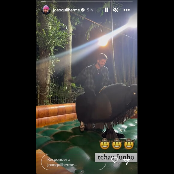 João Guilherme também compartilhou um momento na festa junina nas redes sociais