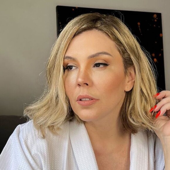 No entanto, Simony precisou retomar seu tratamento