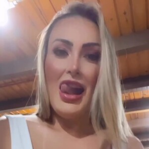 'Andressa Urach é muito 8 ou 80', cutucou uma internauta