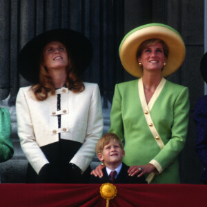Princesa Diana vestiu um terno menta bem parecido em 1990 