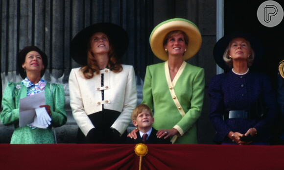 Princesa Diana vestiu um terno menta bem parecido em 1990 