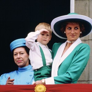 Look de Kate Middleton em partida de tênis é referência a outfit usado por Princesa Diana em 1988