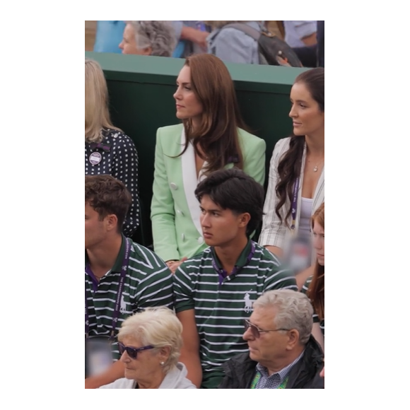 Kate Middleton viraliza por sincronizar movimentos com pessoas da arquibancada em jogo de tênis