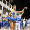 Sabrina Sato se veste de bailarina em ensaio da escola de samba de Vila Isabel, no Rio