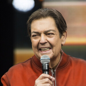 Faustão saiu da Globo em 2021 e o 'Domingão' passou a ser apresentado por Luciano Huck.