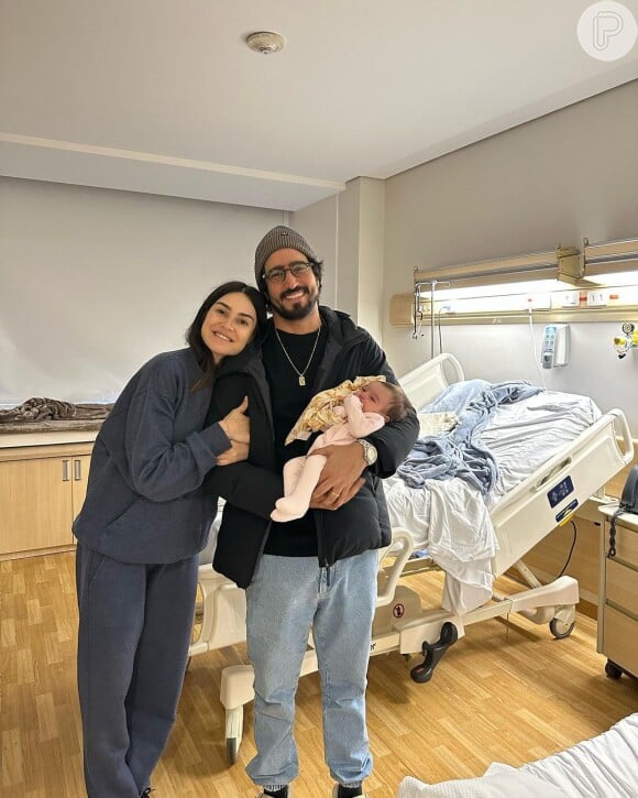 Thaila Ayala e Renato Góes comemoraram a recuperação da filha, que já teve alta do hospital