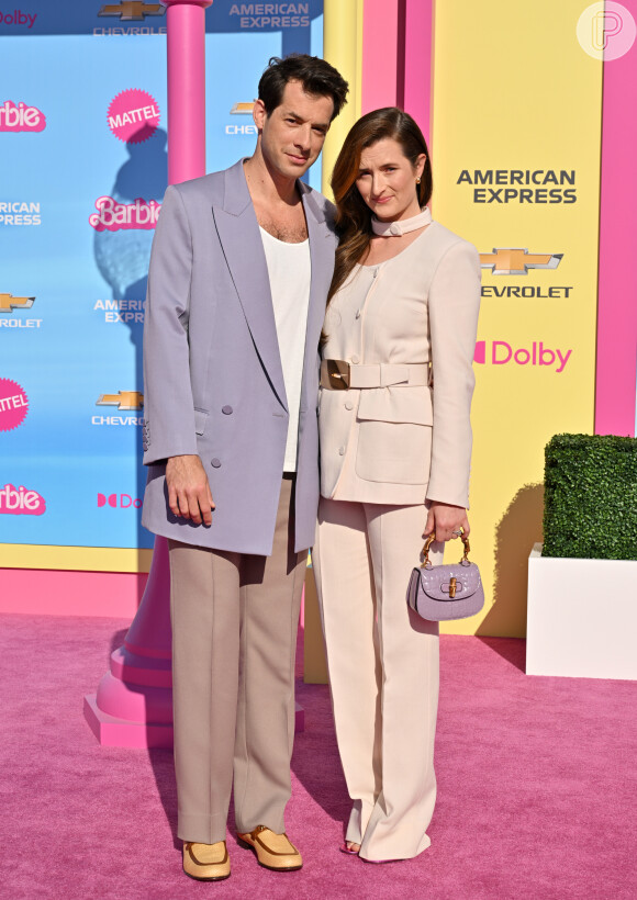 'Barbie': Mark Ronson e Grace Gummer usam ternos elegantes para a première do filme