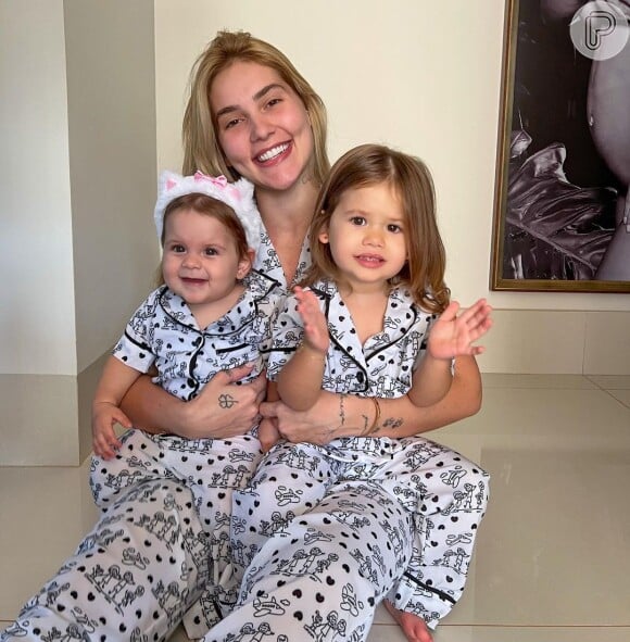 Virginia Fonseca combinou pijama com as filhas, Maria Alice e Maria Flor, e web aproveitou para cutucar Paola Carosella