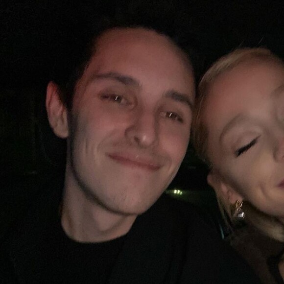 Fonte próxima a Ariana Grande e Dalton Gomez revelou que casal está 'se encaminhando para o divórcio'