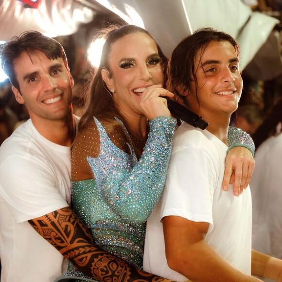 Filho mais velho de Ivete Sangalo, Marcelo costuma tocar percussão nas apresentações da mãe