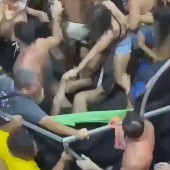 Imagens que circulam na web mostram os momentos de pesadelo vividos por fãs de Ivete Sangalo