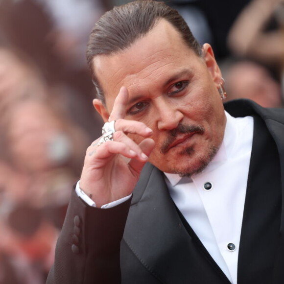 Johnny Depp realizou os últimos shows da turnê da Europa normalmente