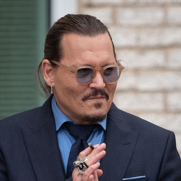 Johnny Depp já assumiu ter um problema com álcool