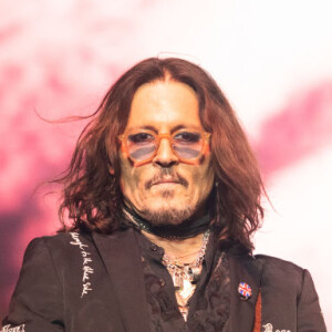 Banda de Johnny Depp teve que cancelar show na Europa após indisposição do ator