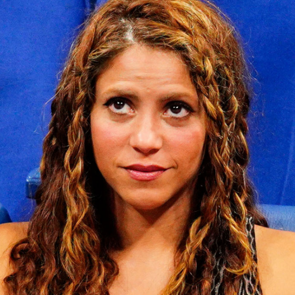 Shakira e Gerar Piqué ficaram casados por dez anos e a separação foi conturbada após o jogador ser flagrado com a amante pela esposa.