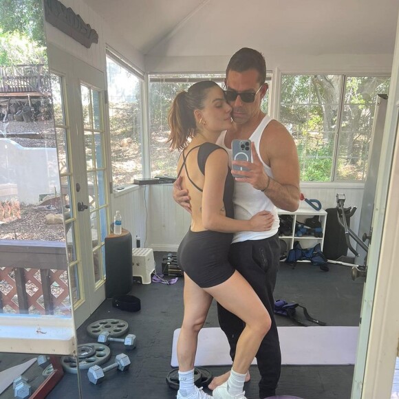 Isis Valverde sobre Marcus Buaiz: 'Encontro despretensioso que acordou um coração e que hoje se vê leve em revoada!' 