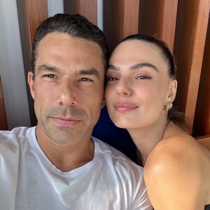 Isis Valverde Marcus Buaiz namoram desde março