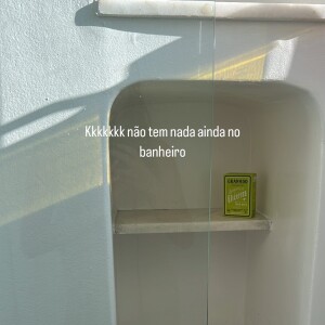 Mariana Goldfarb faz tour pela sua casa nova