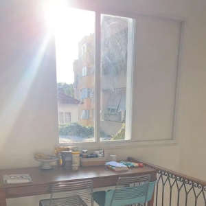 Mariana Goldfarb mostra cantinho do café da manhã da casa nova