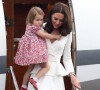 Assim como a mãe Kate Middleton, Princesa Charlotte também inspira com os seus looks