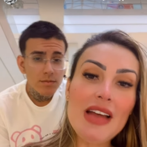 Andressa Urach é mãe de Arthur que tem 18 anos e trabalha como DJ e do pequeno Leon de 1 aninho que está com o pai.