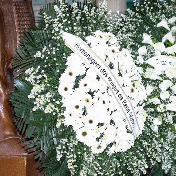 Aracy Balabanian ganhou coroa de flores de amigos famosos em seu velório