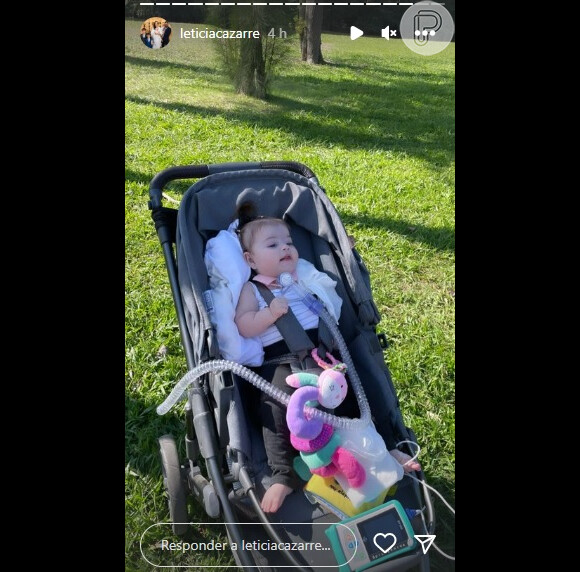 Letícia Cazarré tem mais liberdade de dar passeios ao ar livre com a filha