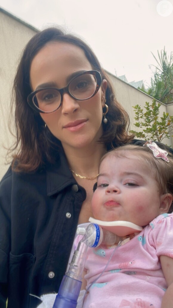 Letícia Cazarré mantém uma comunicação direta e sincera com os seguidores sobre a filha