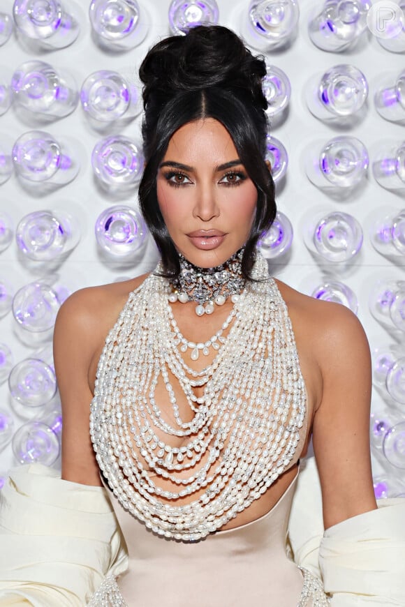 O vestido de casamento de Kim Kardashian com Kanye West custou "apenas" US$ 500 mil