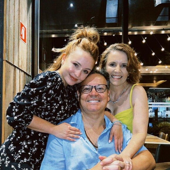 Larissa Manoela rompeu relações com os pais, Silvana e Gilberto