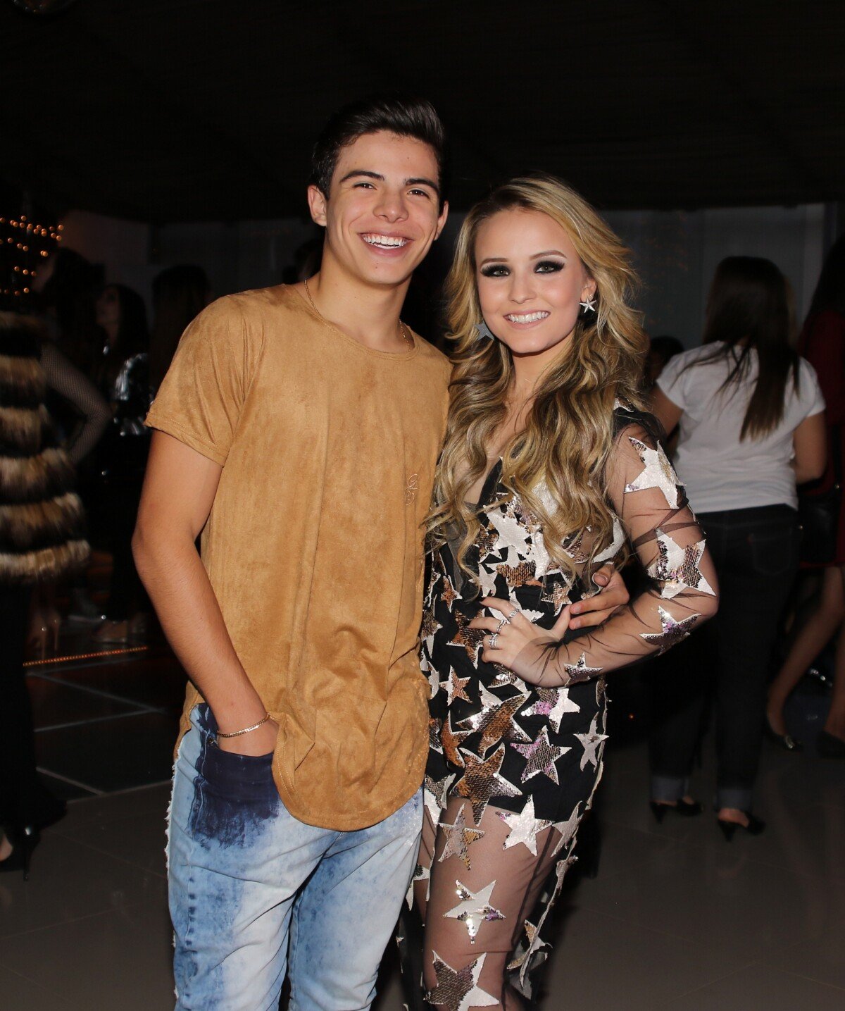 foto-larissa-manoela-e-thomaz-costa-retomaram-o-namoro-tempos-depois