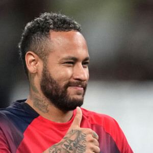 Neymar saiu do PSG para jogar no time Al-Hilal.