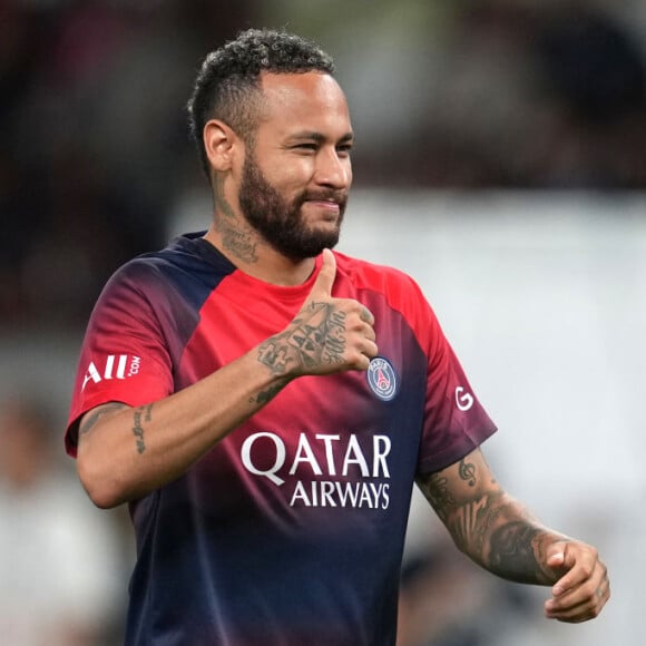 Neymar saiu do PSG para jogar no time Al-Hilal.