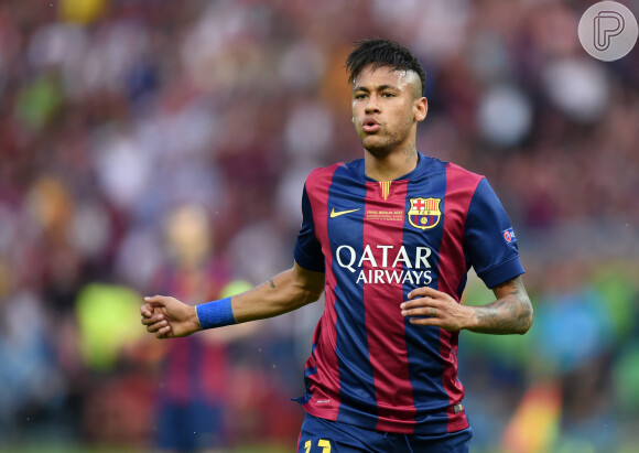 Neymar estava cotado para voltar a jogar no Barcelona, mas devido ao seu 'alto' salário esse negócio não foi fechado.