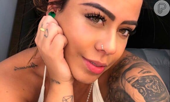 Rafaella Santos resolveu tatuar o prório rosto no braço