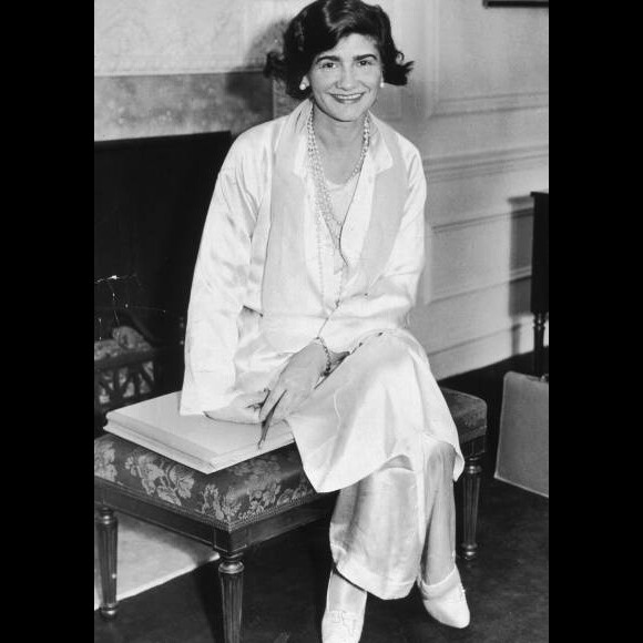 Coco Chanel foi uma estilista francesa que revolucionou a moda feminina