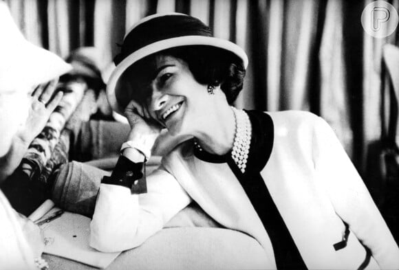 Coco Chanel nasceu em 1883 na comuna de Samur, na França