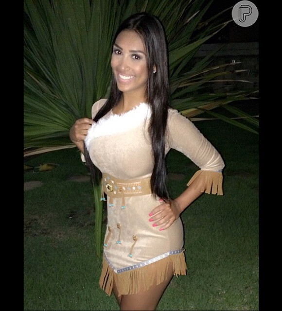'BBB15': Amanda se vestiu de Pocahontas para uma festa a fantasia