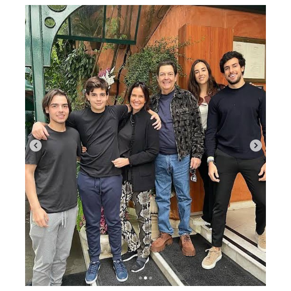 Faustão desde que foi internado vem recebendo mensagens de amor de seus fãs, amigos e apoio da família.