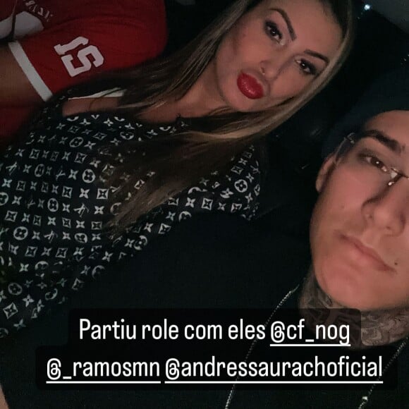 Arthur Urach, filho de Andressa, posta foto com a mãe e um amigo e adianta: 'Partiu rolês com eles'
