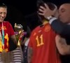 Presidente da Federação Espanhola justifica beijo em jogadora