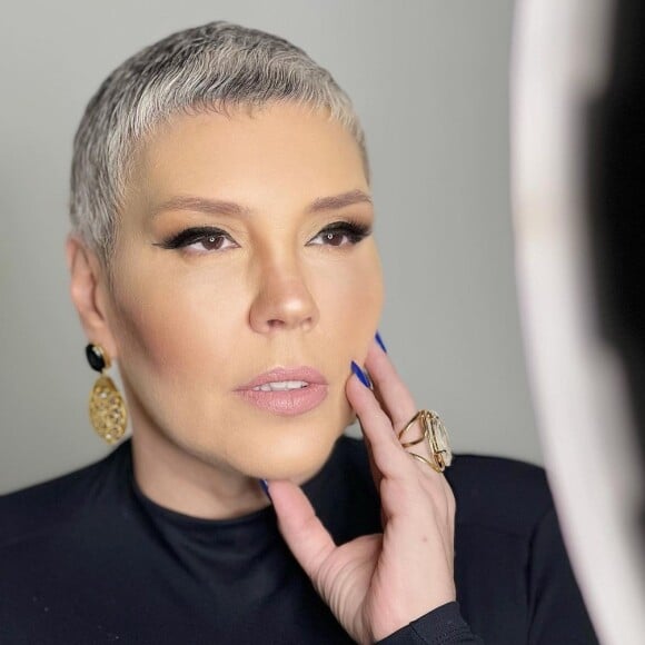 Simony comemorou o término do tratamento recentemente