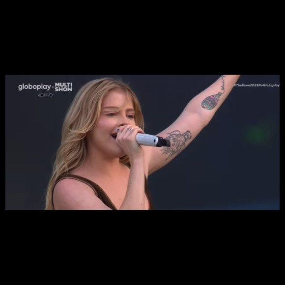 Luísa Sonza fez mais de 100 mil pessoas cantarem para o namorado durante o The Town