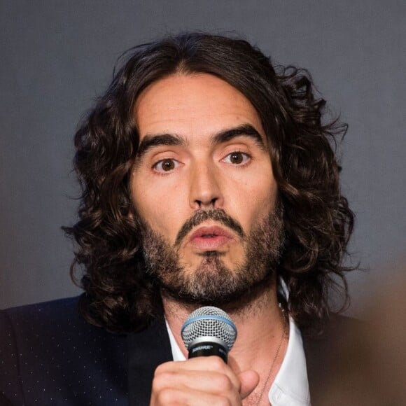 Russell Brand, ex-marido de Katy Perry, é acusado de estupro