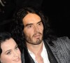 Russell Brand terminou com Katy Perry via mensagem de texto às vésperas de um show da cantora no Brasil