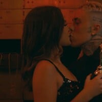 Mel Maia e MC Daniel aparecem aos beijos vivendo cena de filme em novo videoclipe do cantor após término